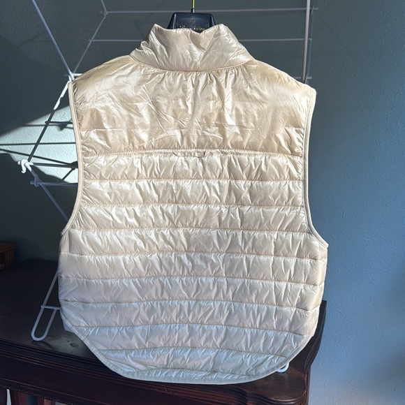 Women’s Quilted Puffer Vest Joylab NWT size M (B1) - Picture 5 of 5